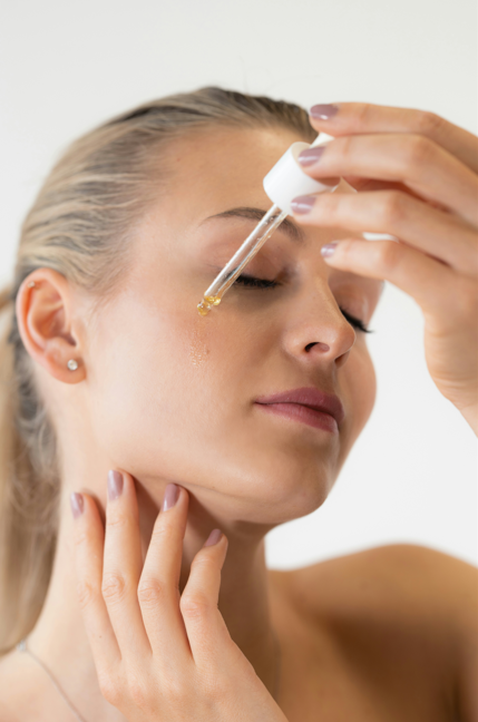 hyaluronic acid cream, hydration, moisturize, glass skin, skincare for dry skin