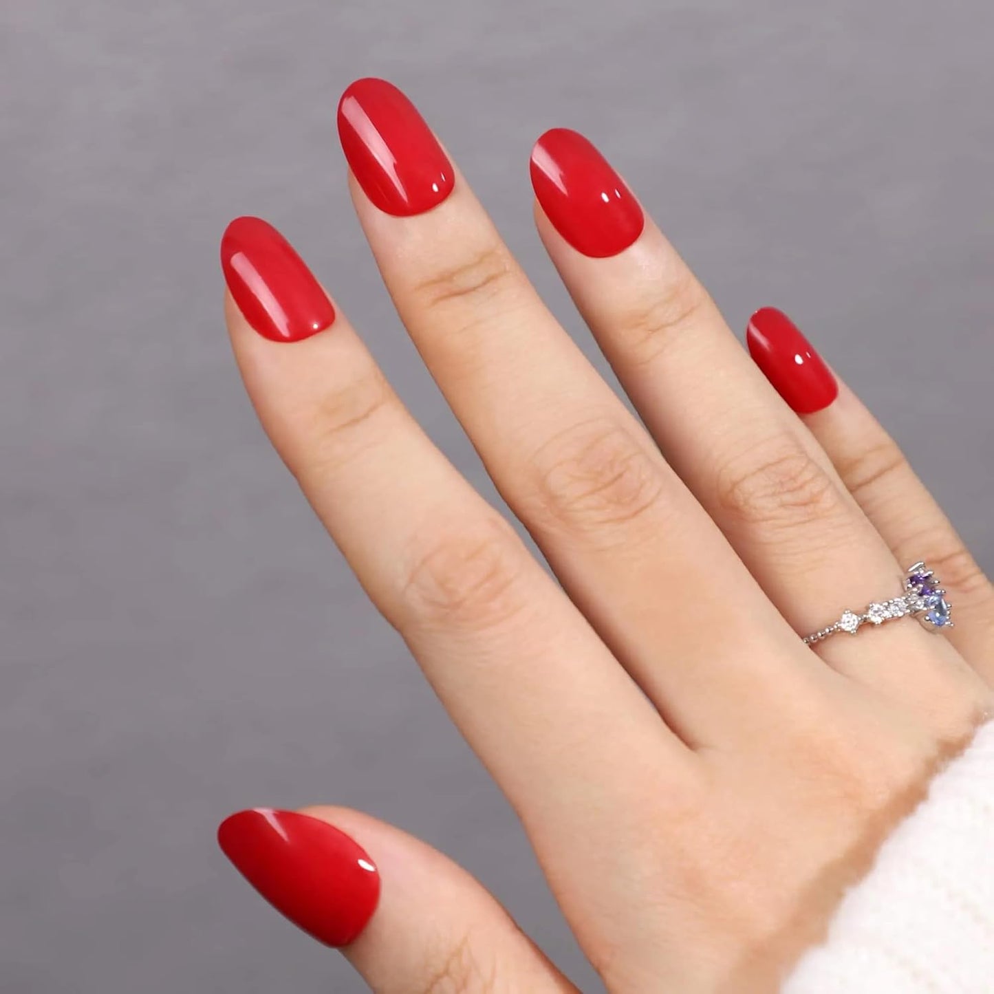 Press On Nails - Scarlett I Red Short Oval I 16 Sizes - 32 Reusable Fake Nail Kit - Glue & Adhesive Tabs I Long-Lasting, Damage-Free Wear